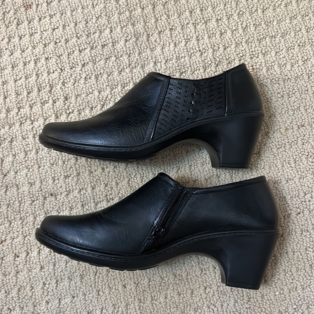 Black ankle boots - so comfy & cute - never worn - man made leather like